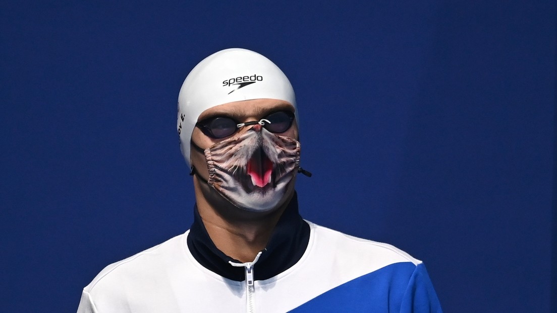 https://then24.com/2021/07/27/to-howl-russian-olympic-champion-was-not-allowed-to-wear-a-cat-mask-at-the-award-ceremony/